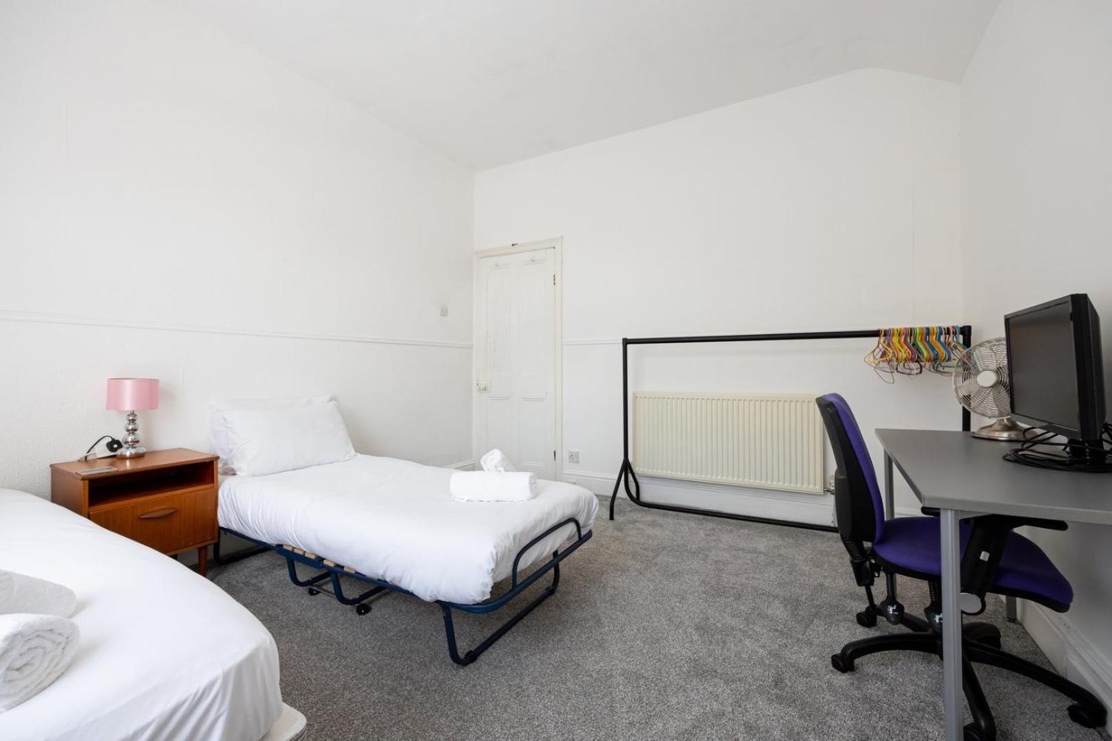 Guestready - Enchanting Life In Gorse Hill Manchester Buitenkant foto