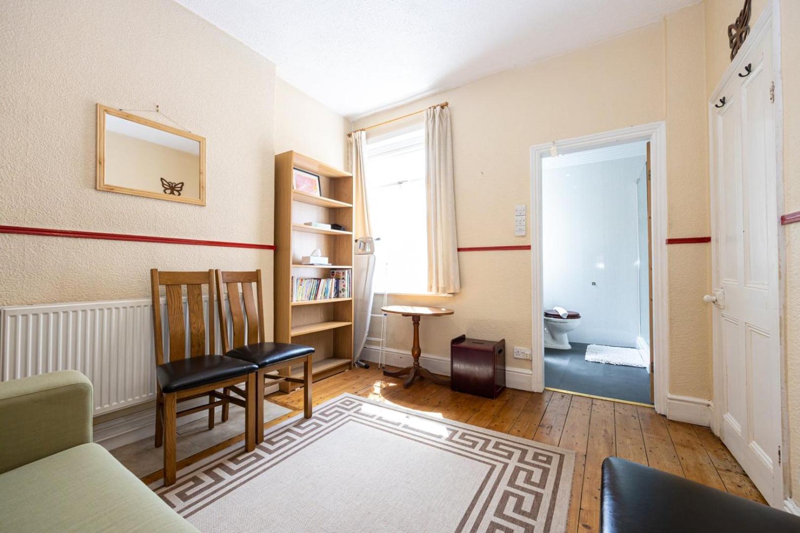 Guestready - Enchanting Life In Gorse Hill Manchester Buitenkant foto