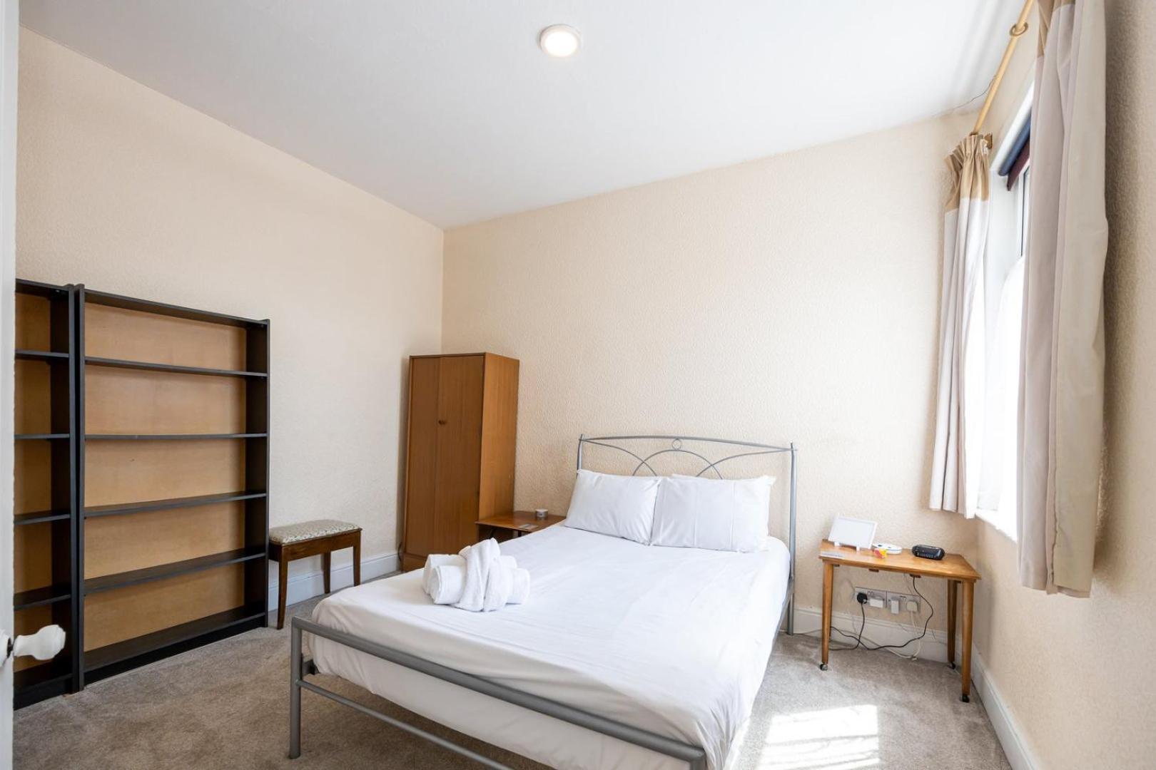 Guestready - Enchanting Life In Gorse Hill Manchester Buitenkant foto
