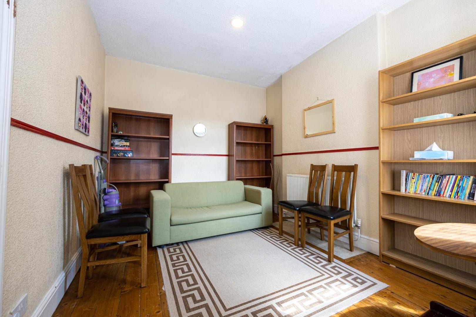 Guestready - Enchanting Life In Gorse Hill Manchester Buitenkant foto