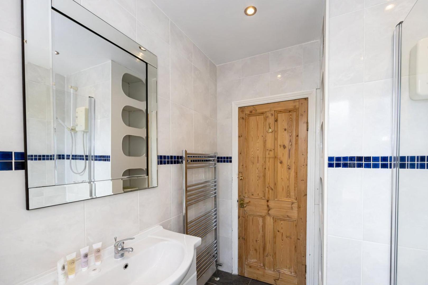 Guestready - Enchanting Life In Gorse Hill Manchester Buitenkant foto
